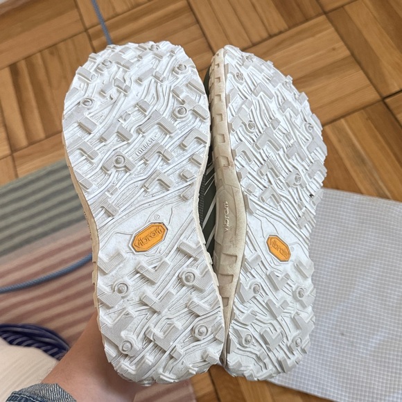 Norda 001 Women’s Glitch in Green - Picture 5 of 5